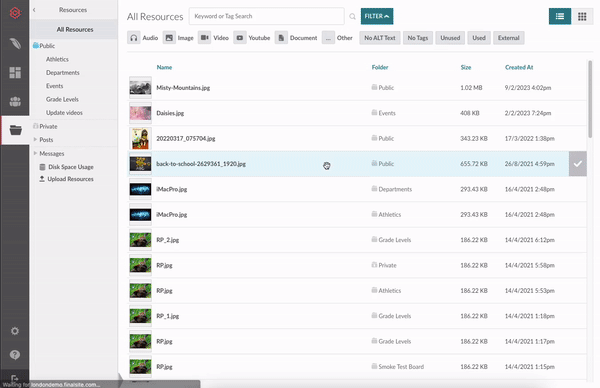 Gif video showing how to add alt text in the quick panel.gif